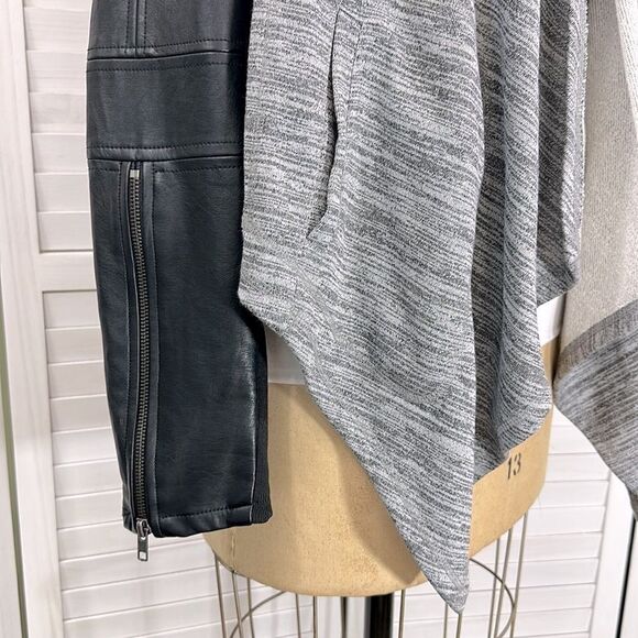 Torrid Size 2X Moto Jacket Waterfall Faux Leather NWOT - Picture 6 of 16